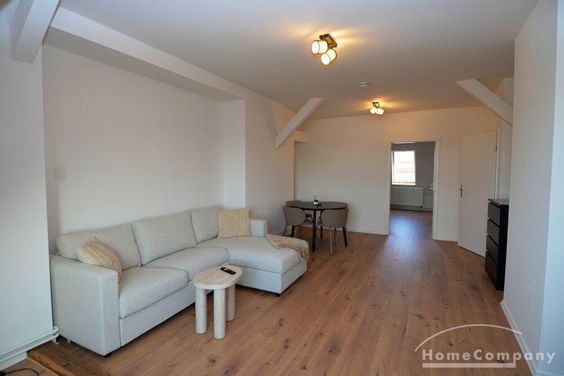 Helle 2-Zimmer-Wohnung mit Wasserblick in Tegel, möbliert