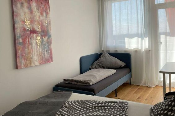 Modern möblierte 4-Zimmer-Wohnung in Perlach