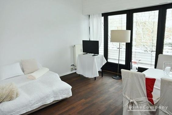 Hemmingen, Sehr helle, gemütlich möblierte Wohnung mit PKW-Stellplatz