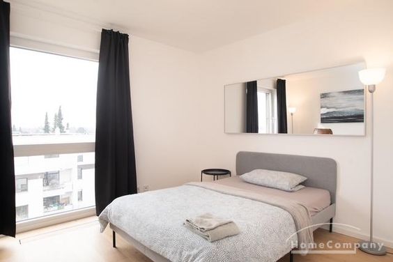 Modern möblierte, sehr geräumige 5-Zimmer-Wohnung mit Balkon in München Haar