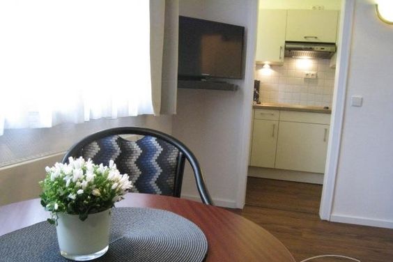 Zentrum, Ruhiges Apt. für 1 Person mit Boarding Service.