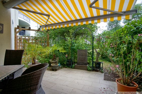 Barrierefreie, möblierte 3-Zimmerwohnung in Düsseldorf-Hellerhof, mit Hofterrasse und Tiefgaragenstellplatz