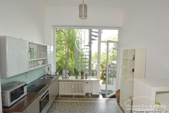 Traumhaft großzügige Altbauwohnung