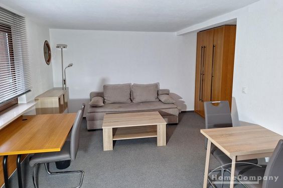 Modernes Apartment im Anbau eines Einfamilienhauses