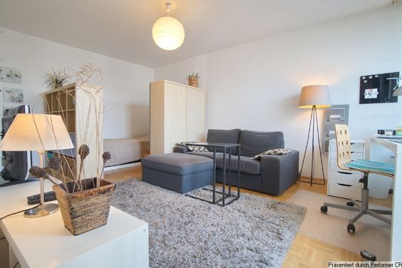 Helles und modernes möbliertes Apartment mit Balkon Nähe Flughafen Düsseldorf in Kaiserswerth