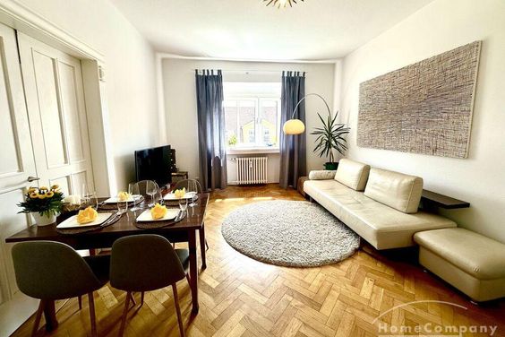 Hochwertig möblierte 3,5-Zimmer-Wohnung mit Balkon in Schwabing