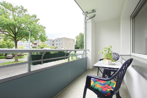 Möblierte Wohnung mit Balkon in ruhiger, sehr gut angebundener Lage nah zur City zur befristeten Anmietung