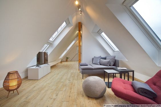 Hochwertige Maisonette-Wohnung mit Balkon, Klimaanlage & Stellplatz in Toplage