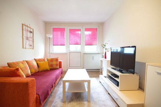 Ansprechende, komplett eingerichtete Wohnung mit DSL-Internet und kleinem Balkon in zentraler Lage im Südviertel